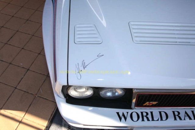 Levantis autograph.jpg